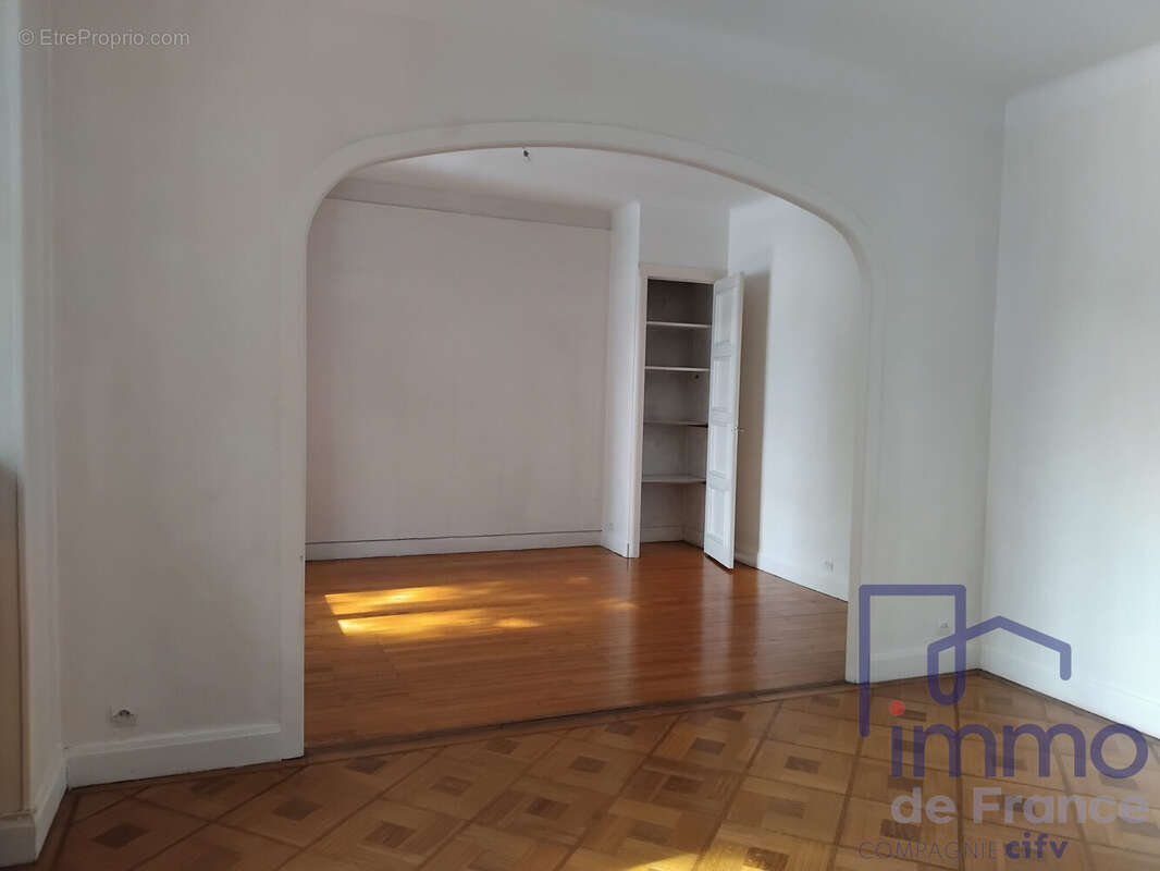 Appartement à SAINT-ETIENNE