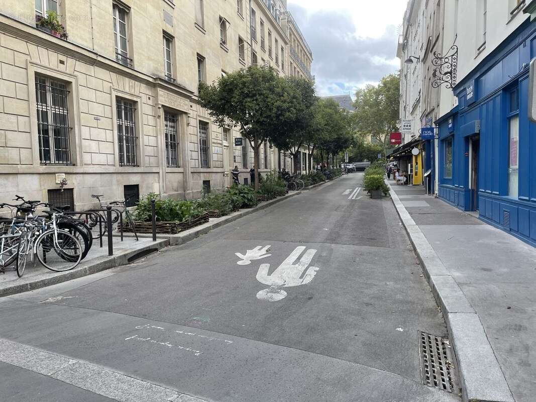 Autre à PARIS-5E