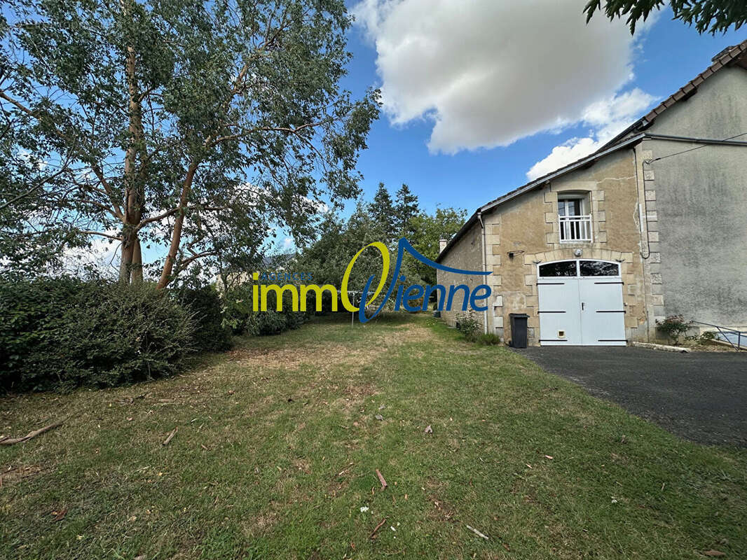 Maison à SAINT-JULIEN-L&#039;ARS