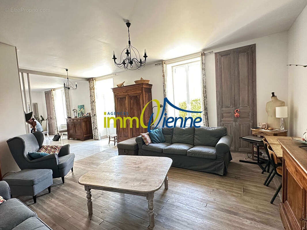 Maison à SAINT-JULIEN-L&#039;ARS