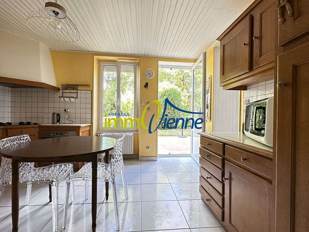 Maison à SAINT-JULIEN-L&#039;ARS