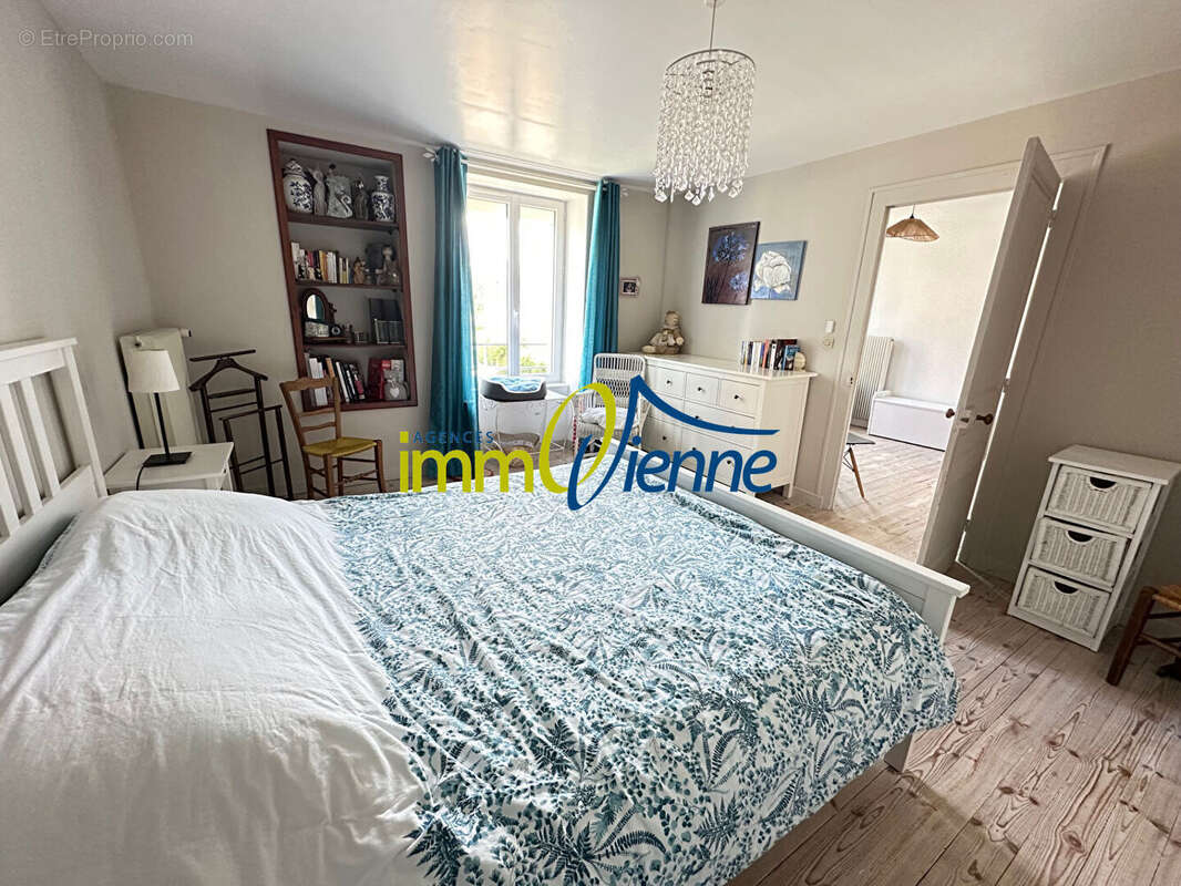 Maison à SAINT-JULIEN-L&#039;ARS