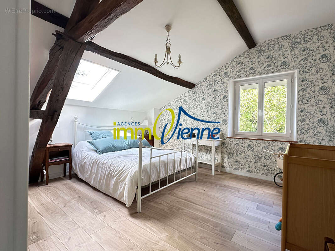 Maison à SAINT-JULIEN-L&#039;ARS