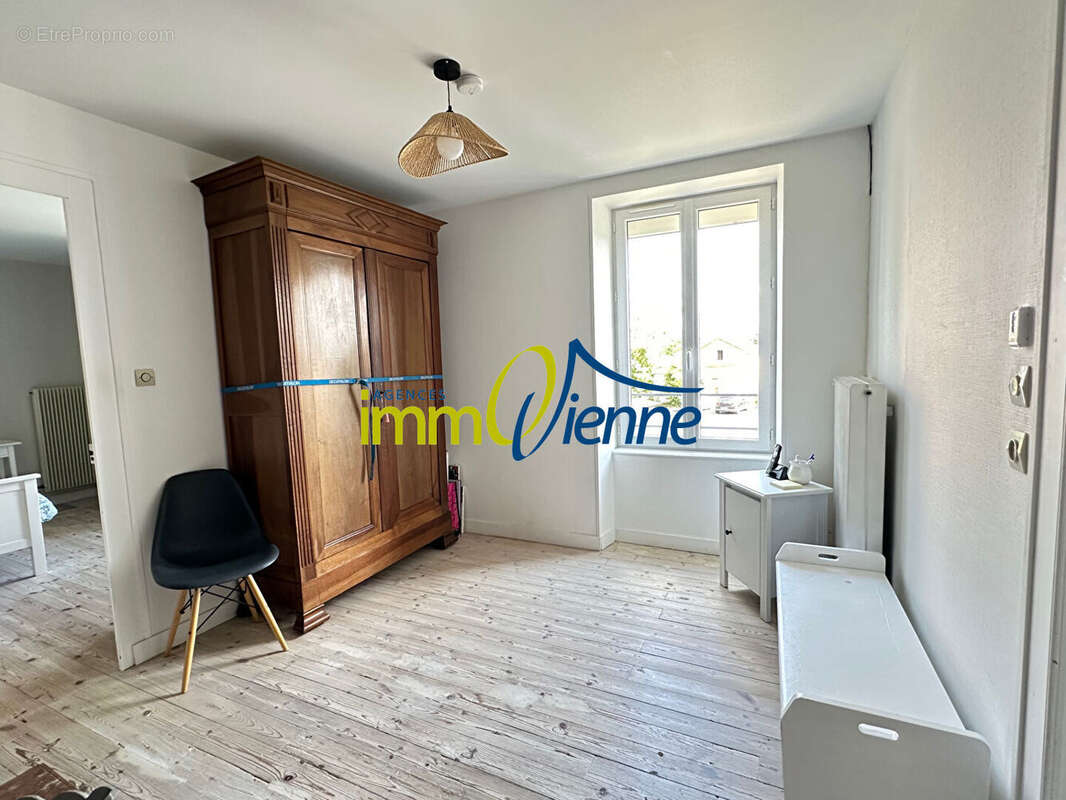 Maison à SAINT-JULIEN-L&#039;ARS