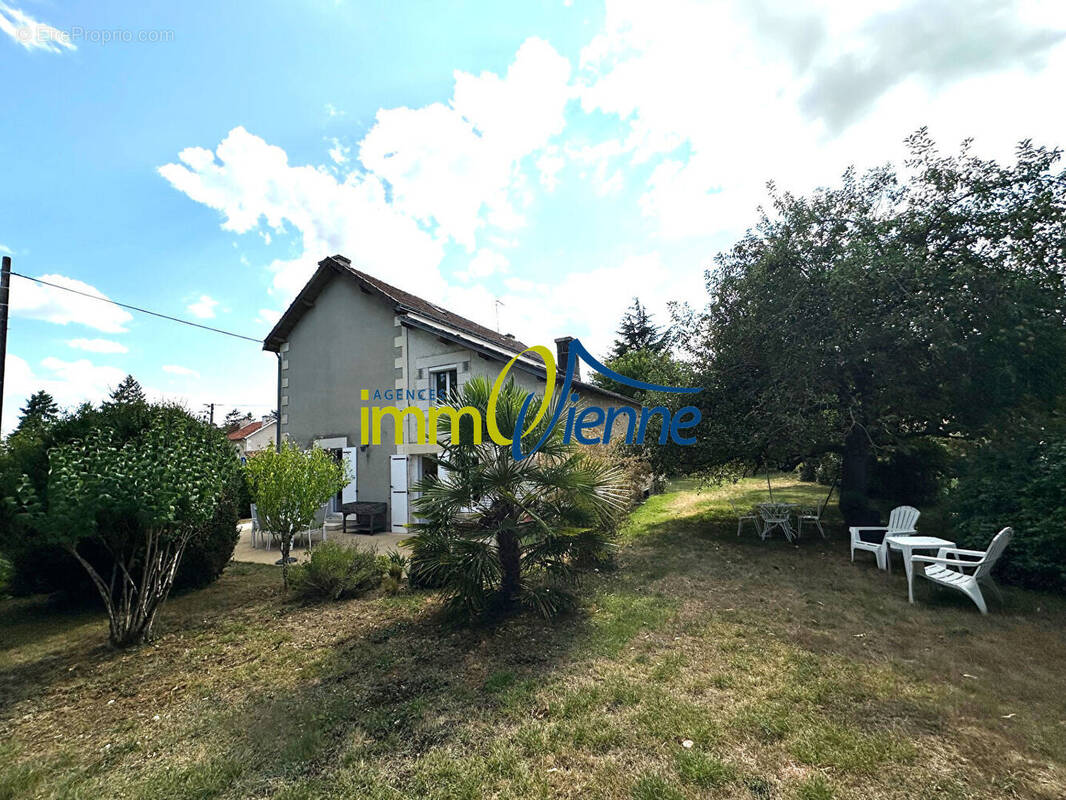 Maison à SAINT-JULIEN-L&#039;ARS