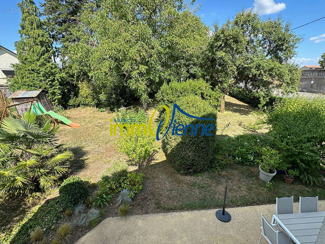 Maison à SAINT-JULIEN-L&#039;ARS