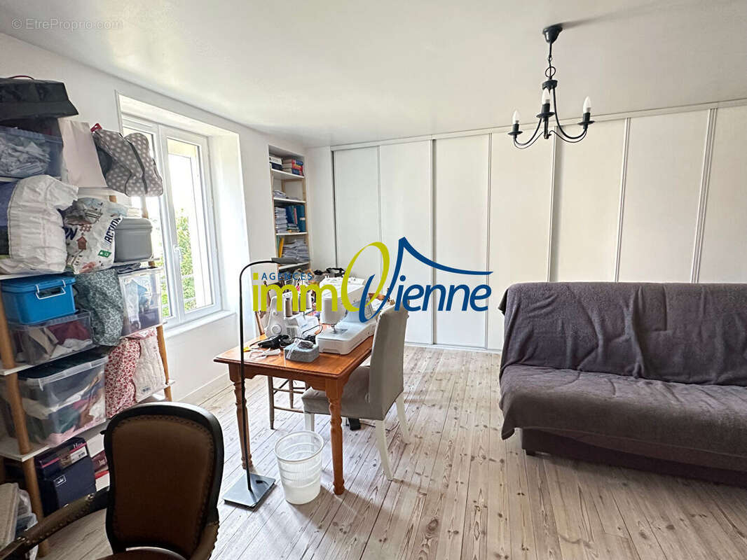 Maison à SAINT-JULIEN-L&#039;ARS