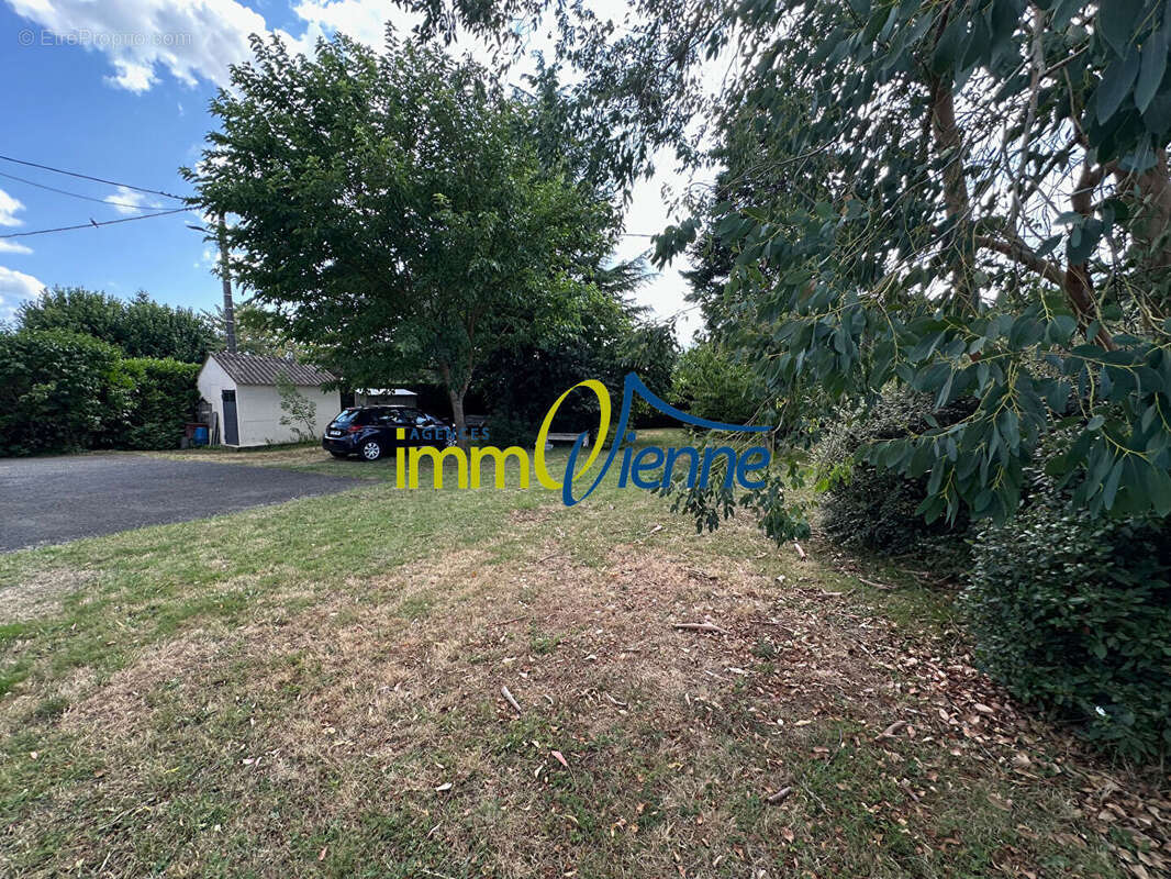 Maison à SAINT-JULIEN-L&#039;ARS