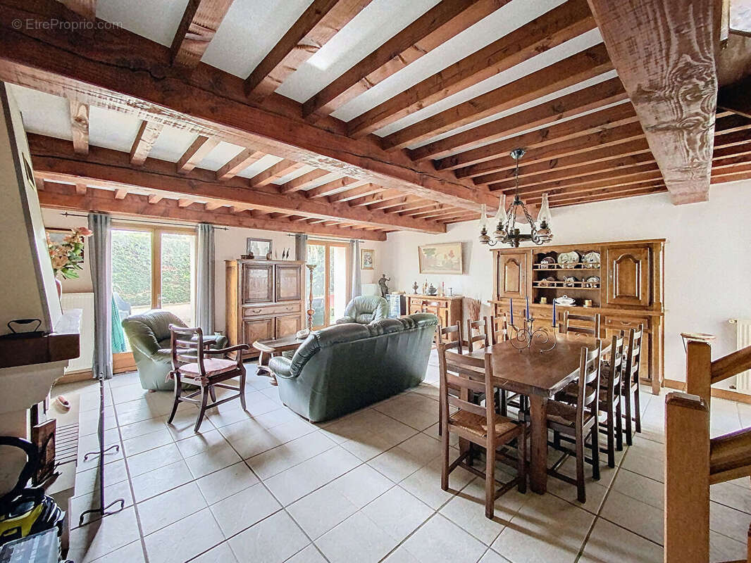 Maison à SAINT-VULBAS