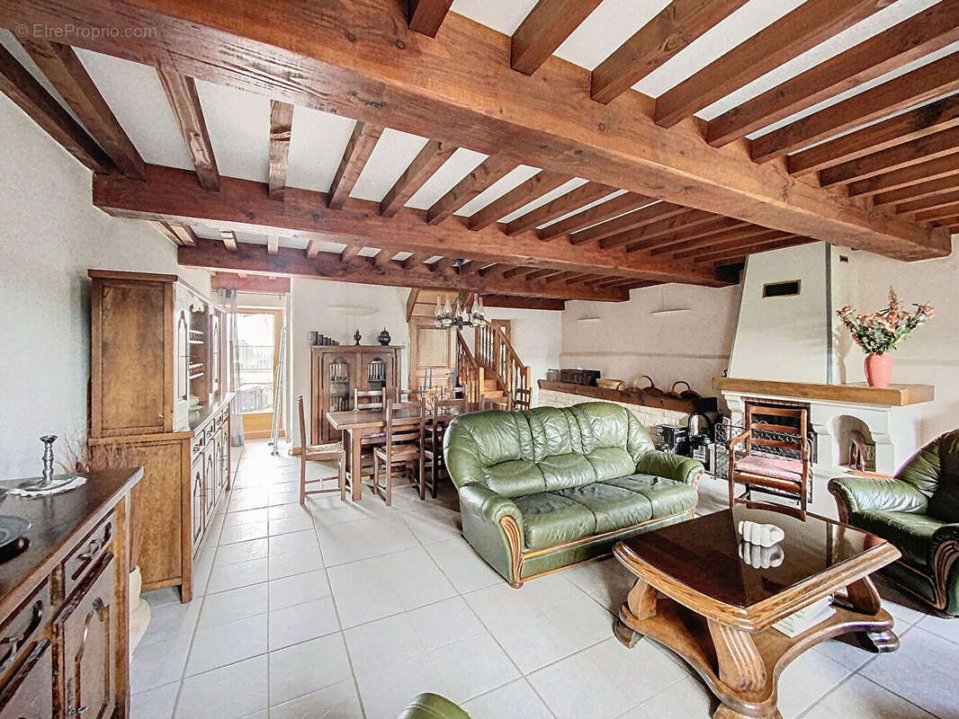 Maison à SAINT-VULBAS