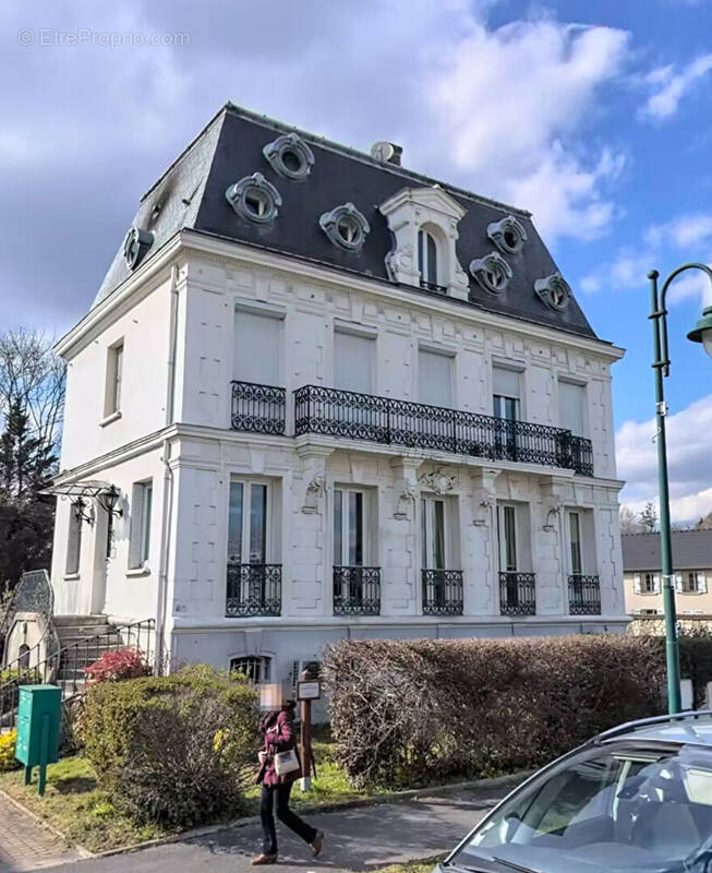 Commerce à CHANTILLY