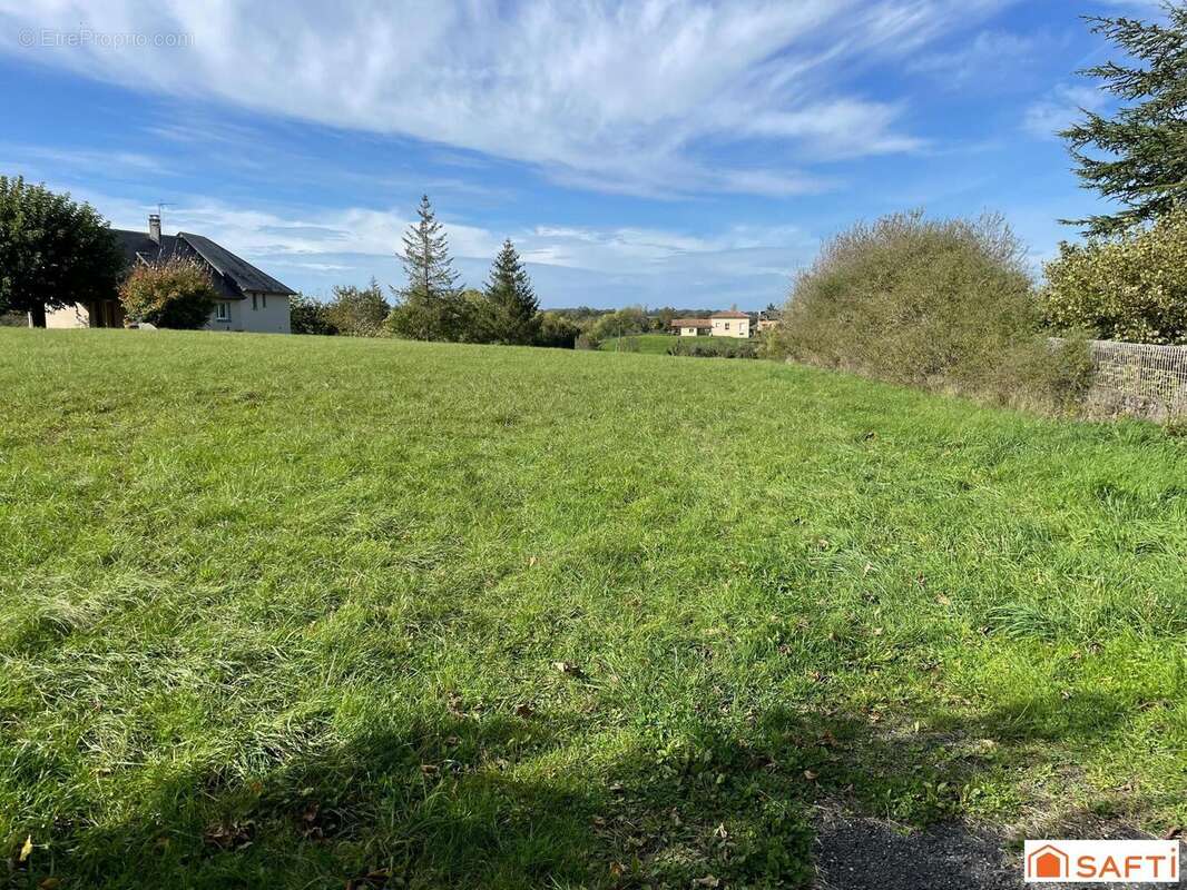 Photo 2 - Terrain à MONTBAZENS