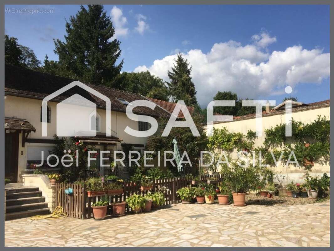 Photo 3 - Appartement à VILLENEUVE-LA-GUYARD