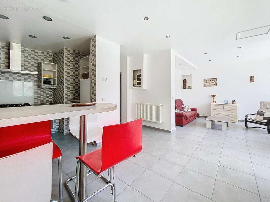 Photo 2 - Appartement à MARSEILLE-16E