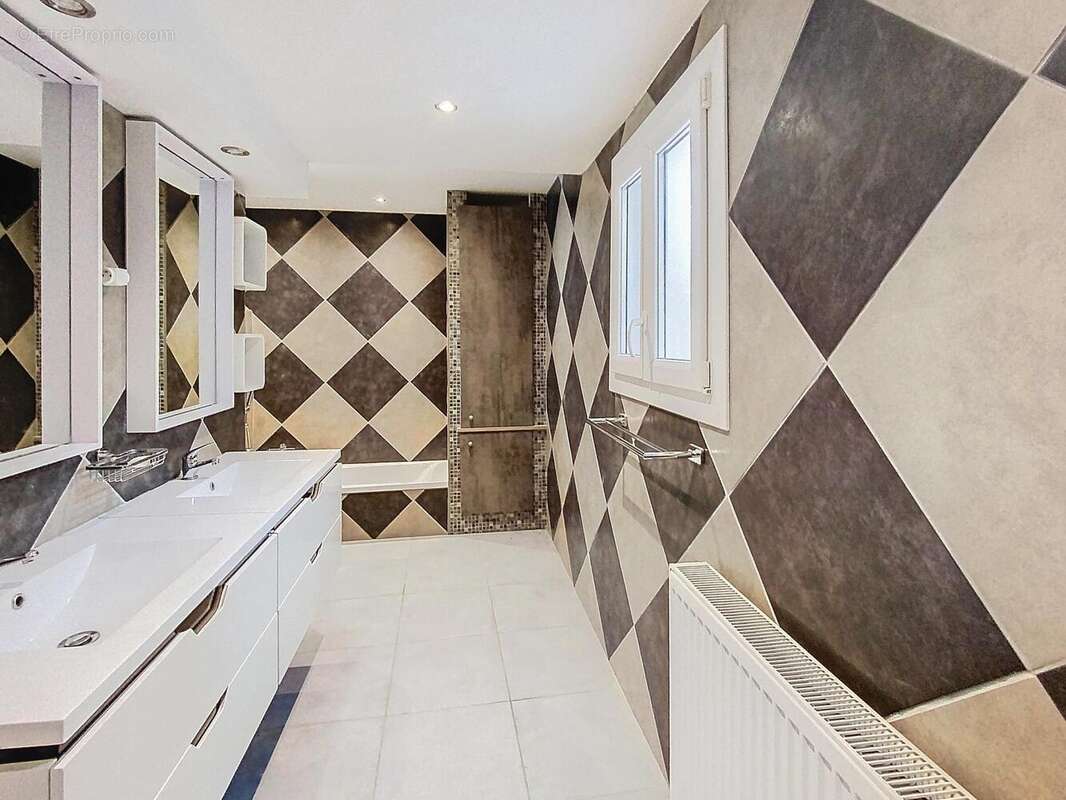 Photo 6 - Appartement à MARSEILLE-16E