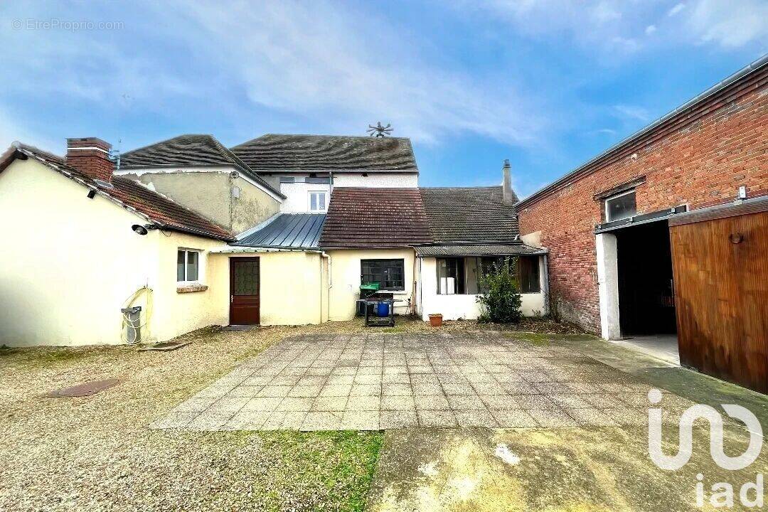 Photo 1 - Appartement à MEZIERES-EN-DROUAIS