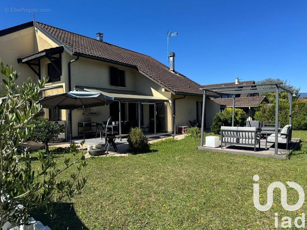 Photo 1 - Maison à VIRY