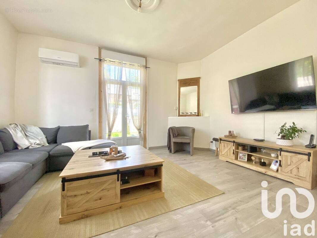 Photo 1 - Maison à VENDHUILE