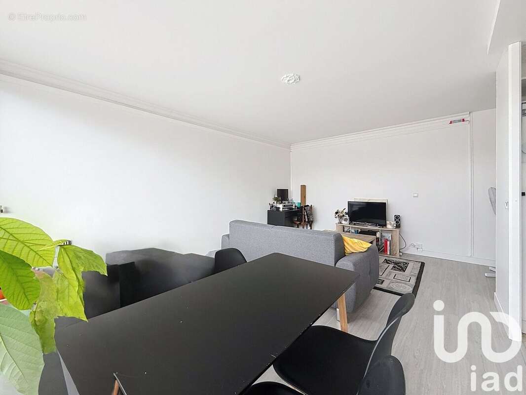 Photo 3 - Appartement à SAVIGNY-LE-TEMPLE