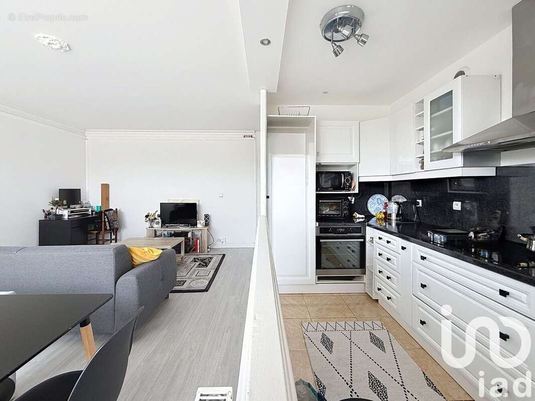 Photo 8 - Appartement à SAVIGNY-LE-TEMPLE