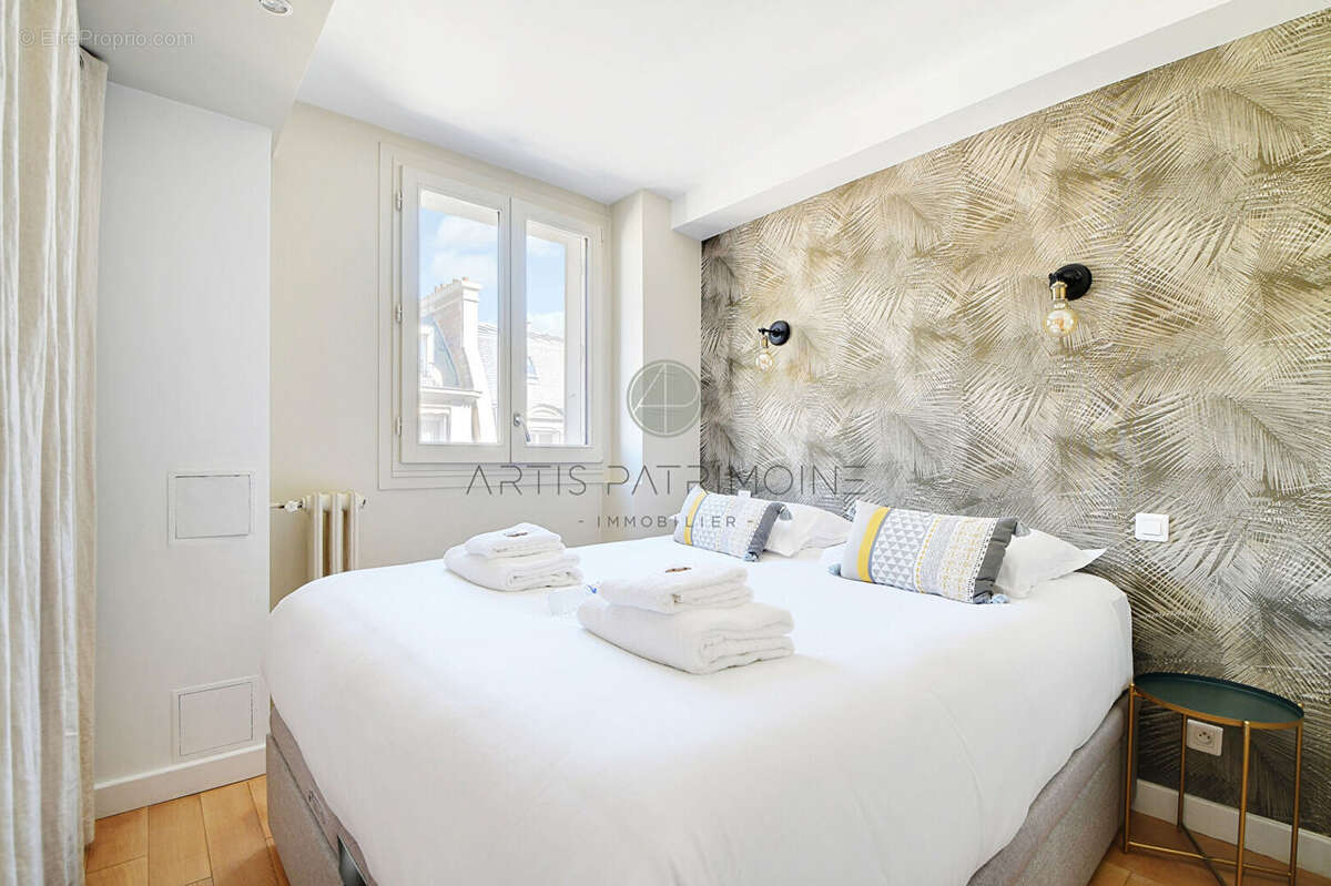 Appartement à PARIS-17E