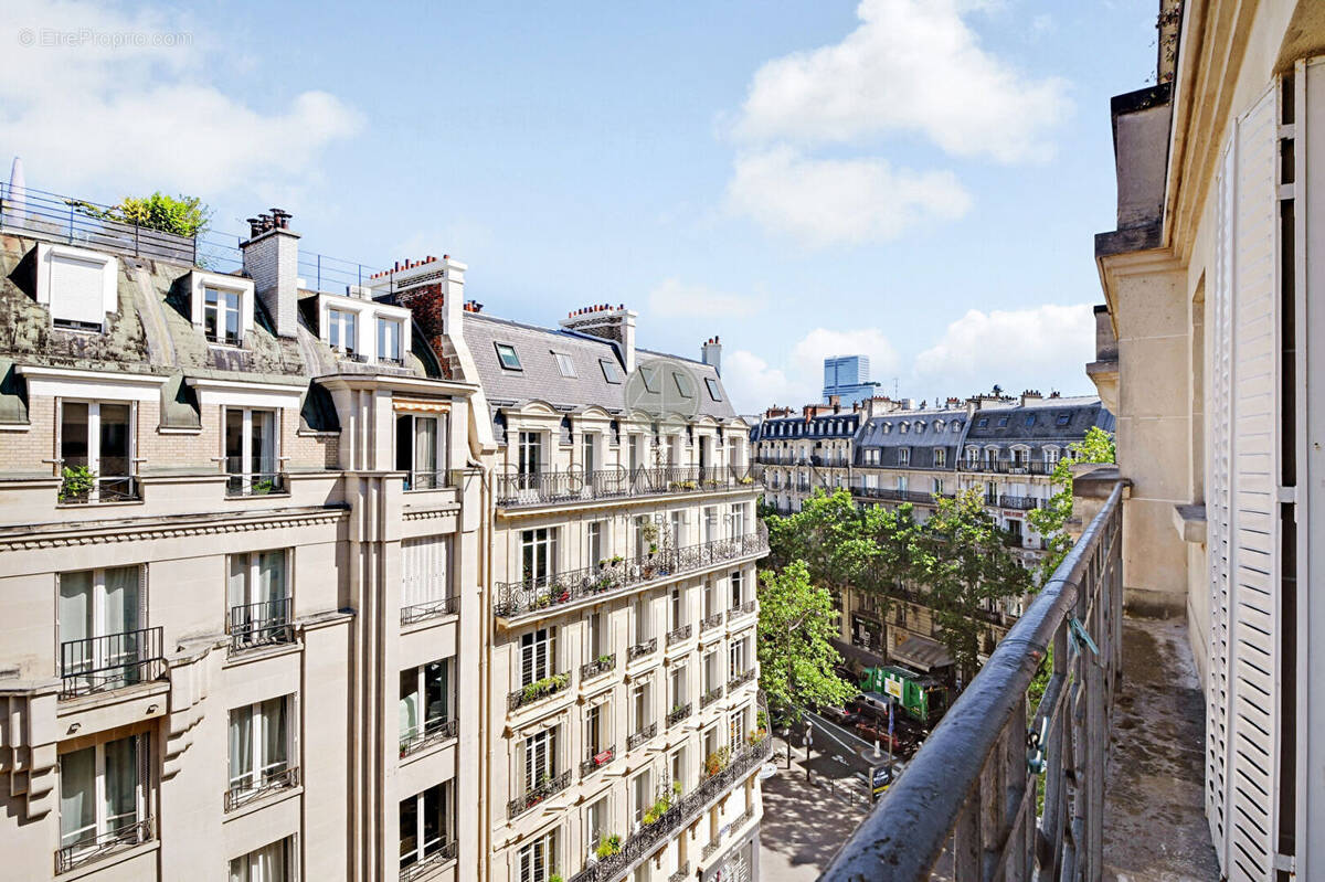 Appartement à PARIS-17E