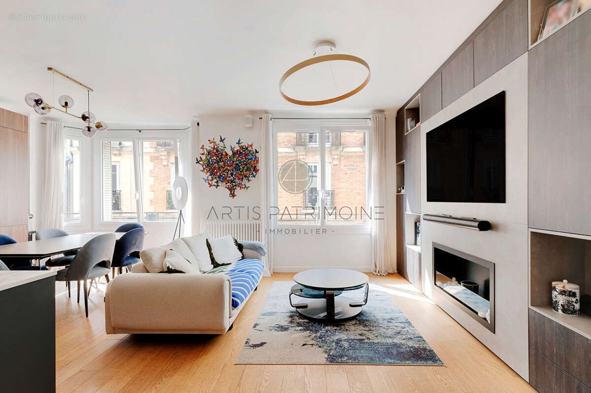 Appartement à PARIS-17E