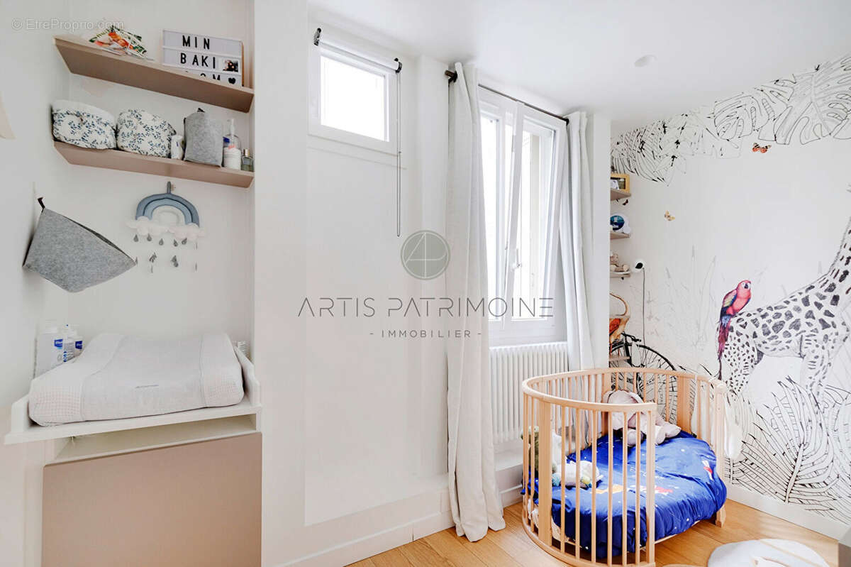 Appartement à PARIS-17E