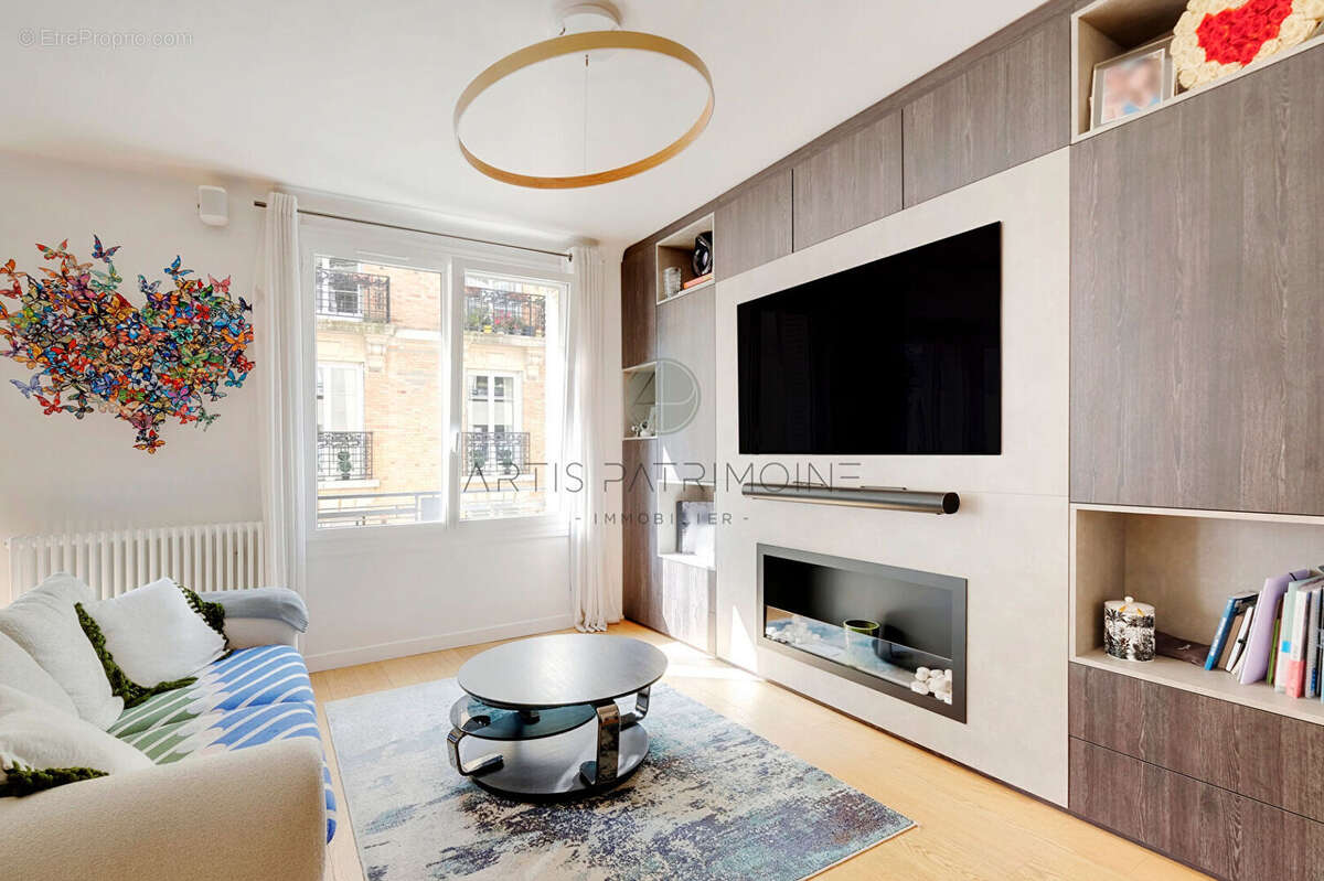 Appartement à PARIS-17E