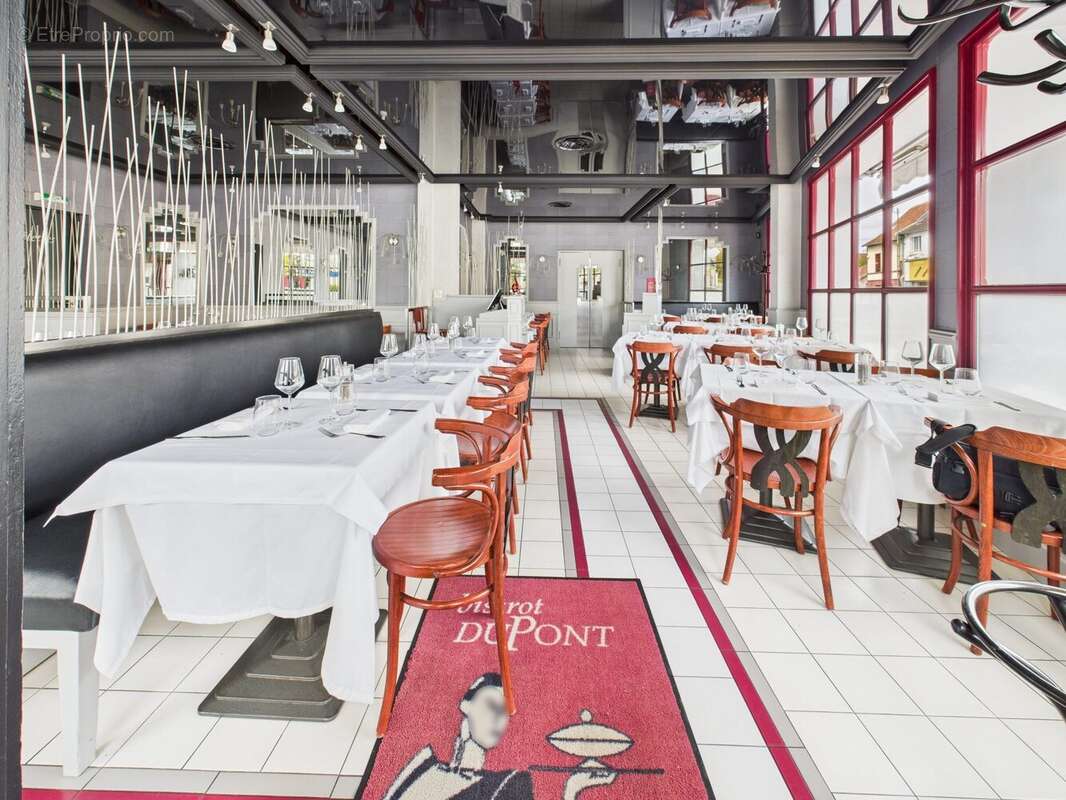 Autre à PONT-SAINTE-MARIE