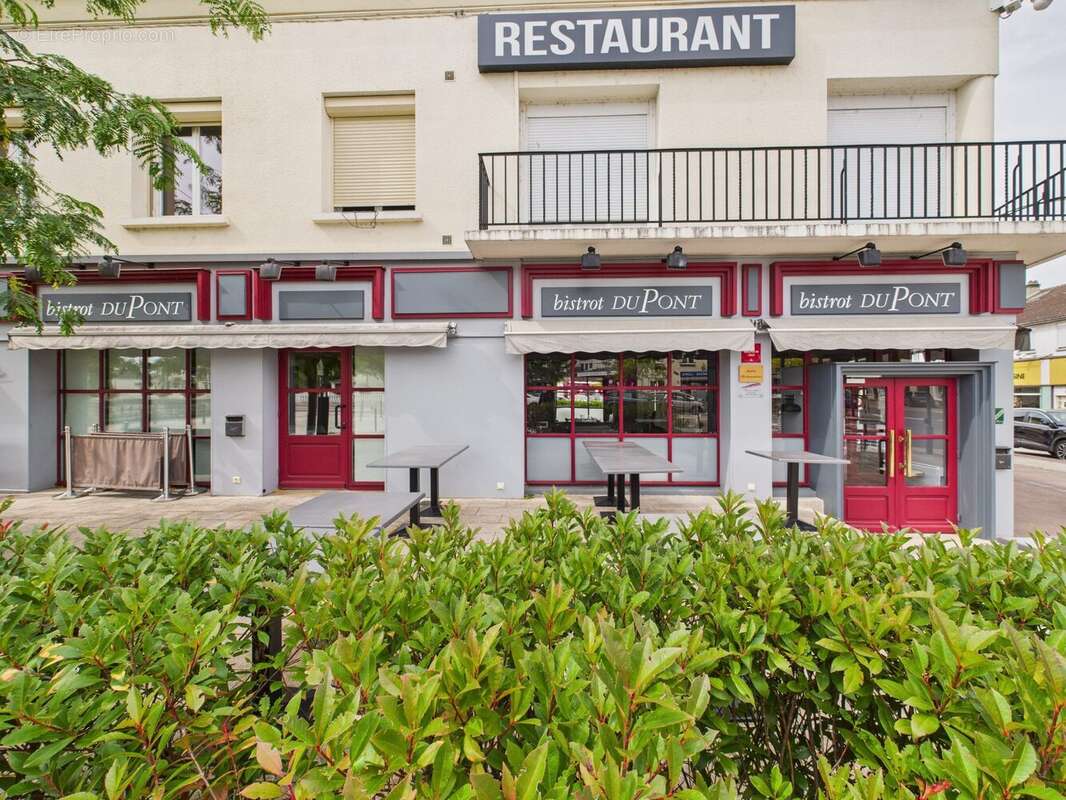 Autre à PONT-SAINTE-MARIE