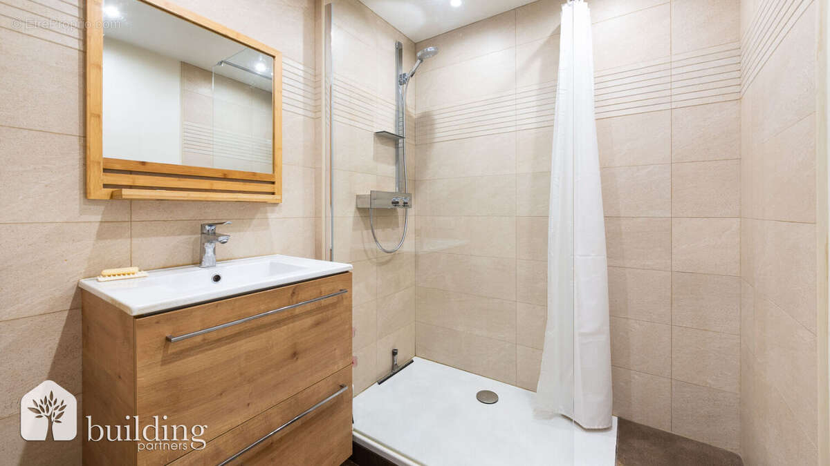 Appartement à LEVALLOIS-PERRET