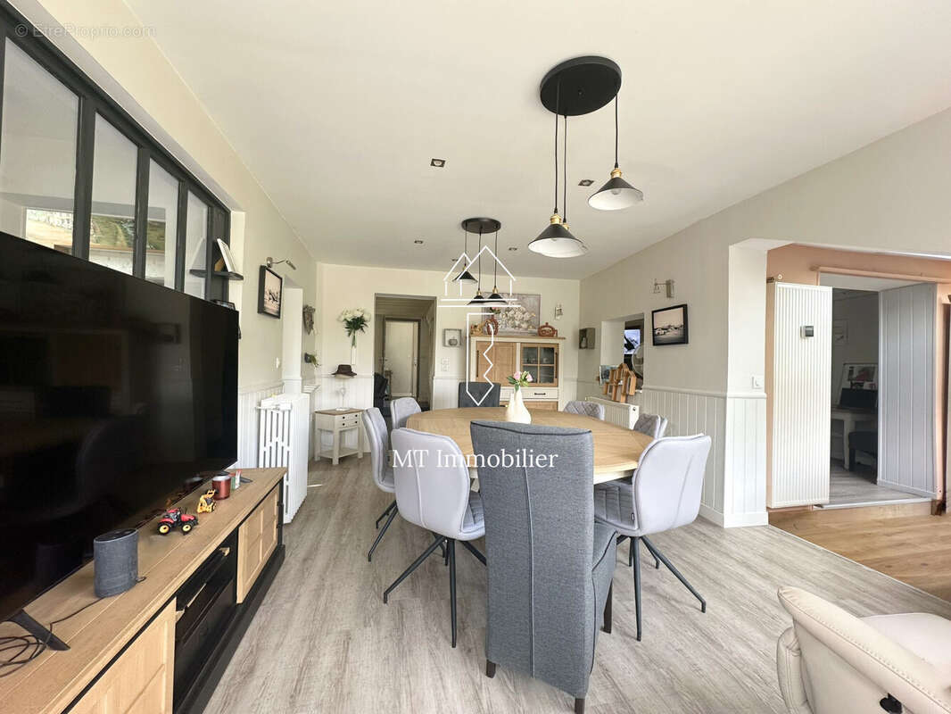 Maison à ESTREELLES