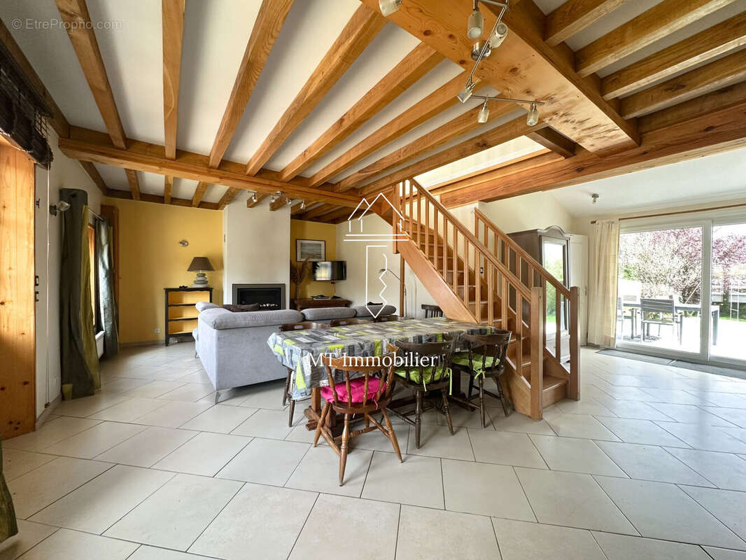 Maison à ESTREELLES