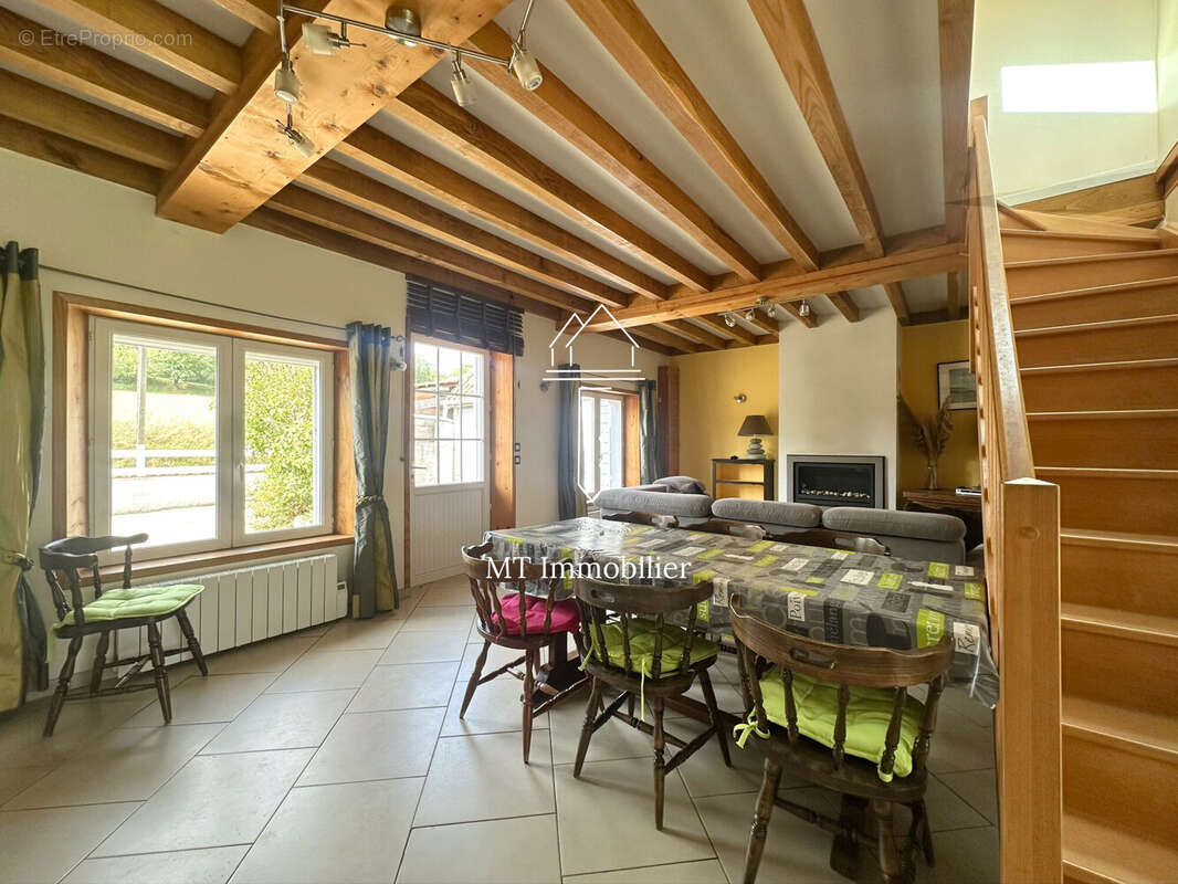 Maison à ESTREELLES