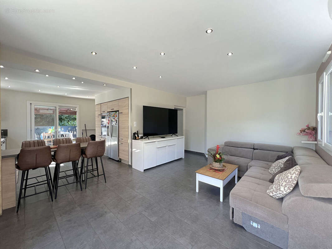 Maison à PONT-DE-CHERUY