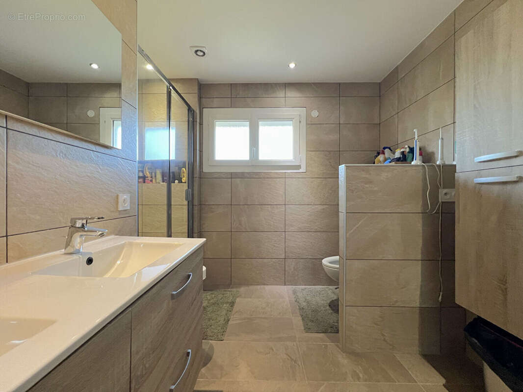 Maison à PONT-DE-CHERUY