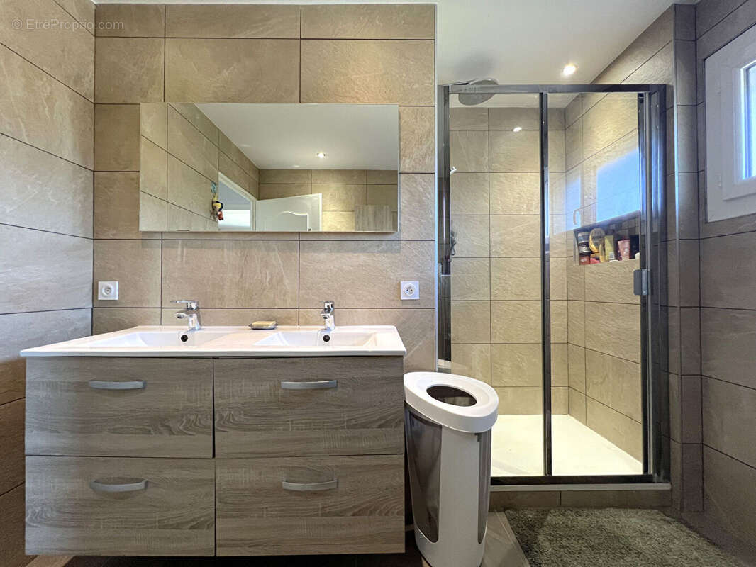 Maison à PONT-DE-CHERUY