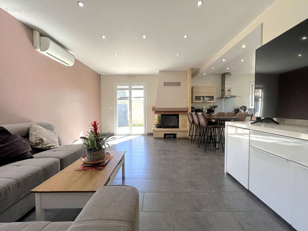 Maison à PONT-DE-CHERUY