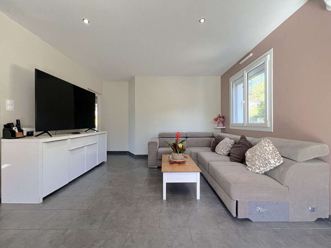 Maison à PONT-DE-CHERUY