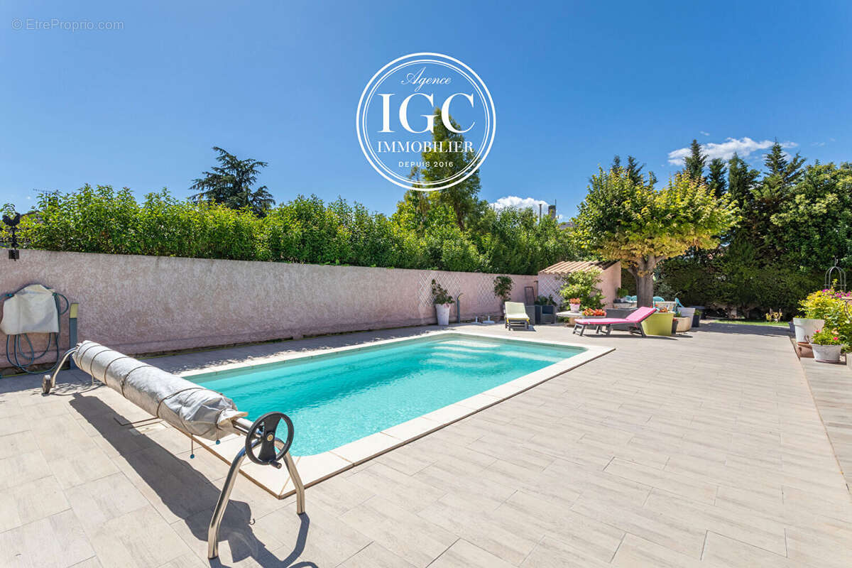 Commerce à GIGNAC-LA-NERTHE