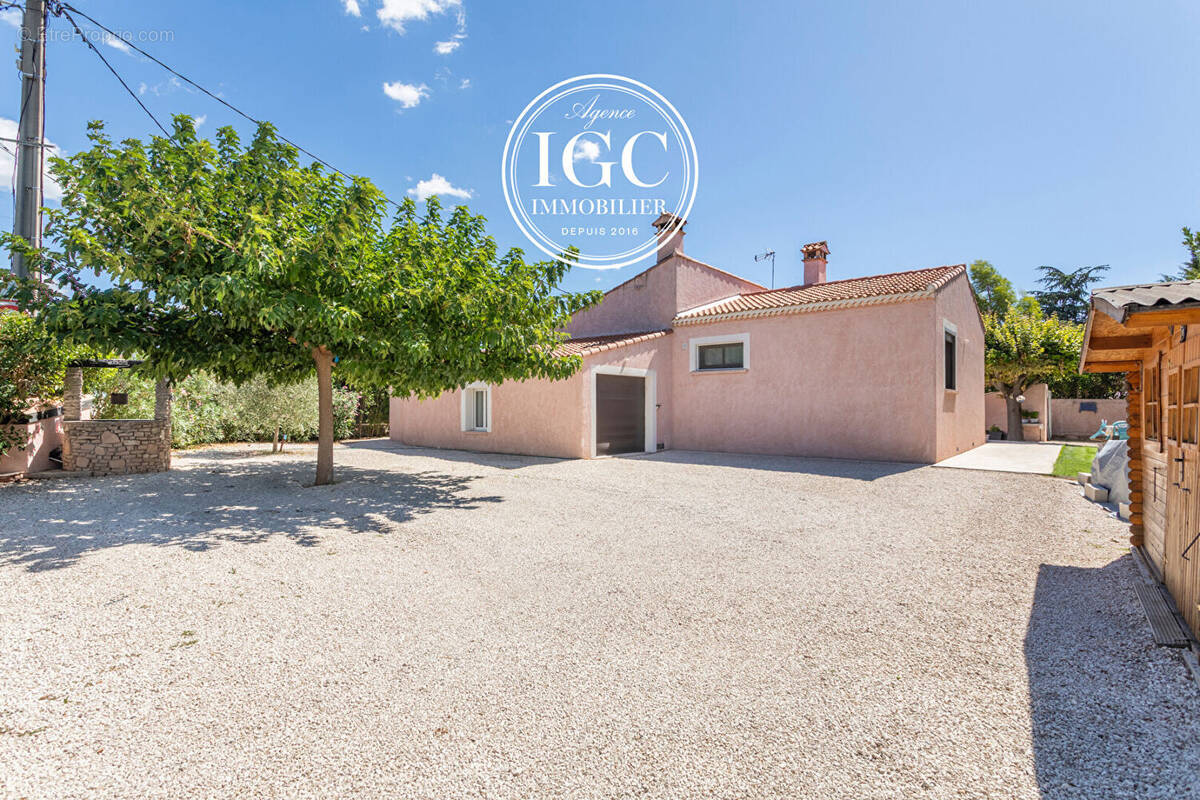 Commerce à GIGNAC-LA-NERTHE