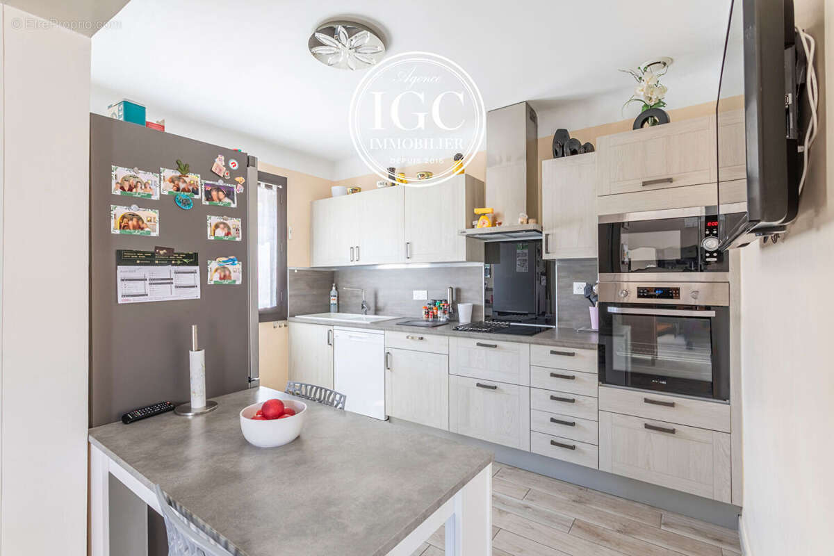 Commerce à GIGNAC-LA-NERTHE