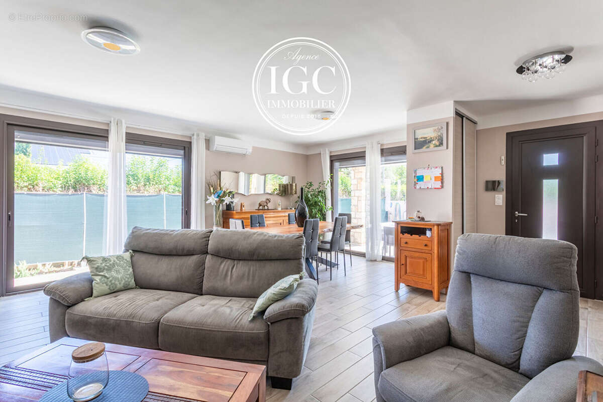 Commerce à GIGNAC-LA-NERTHE