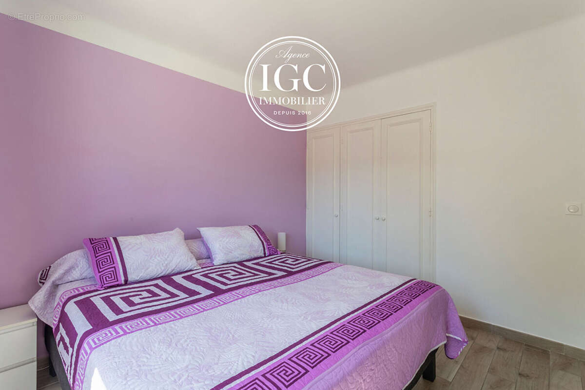 Commerce à GIGNAC-LA-NERTHE