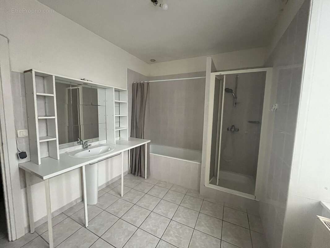 Maison à SAINT-ETIENNE-DES-OULLIERES