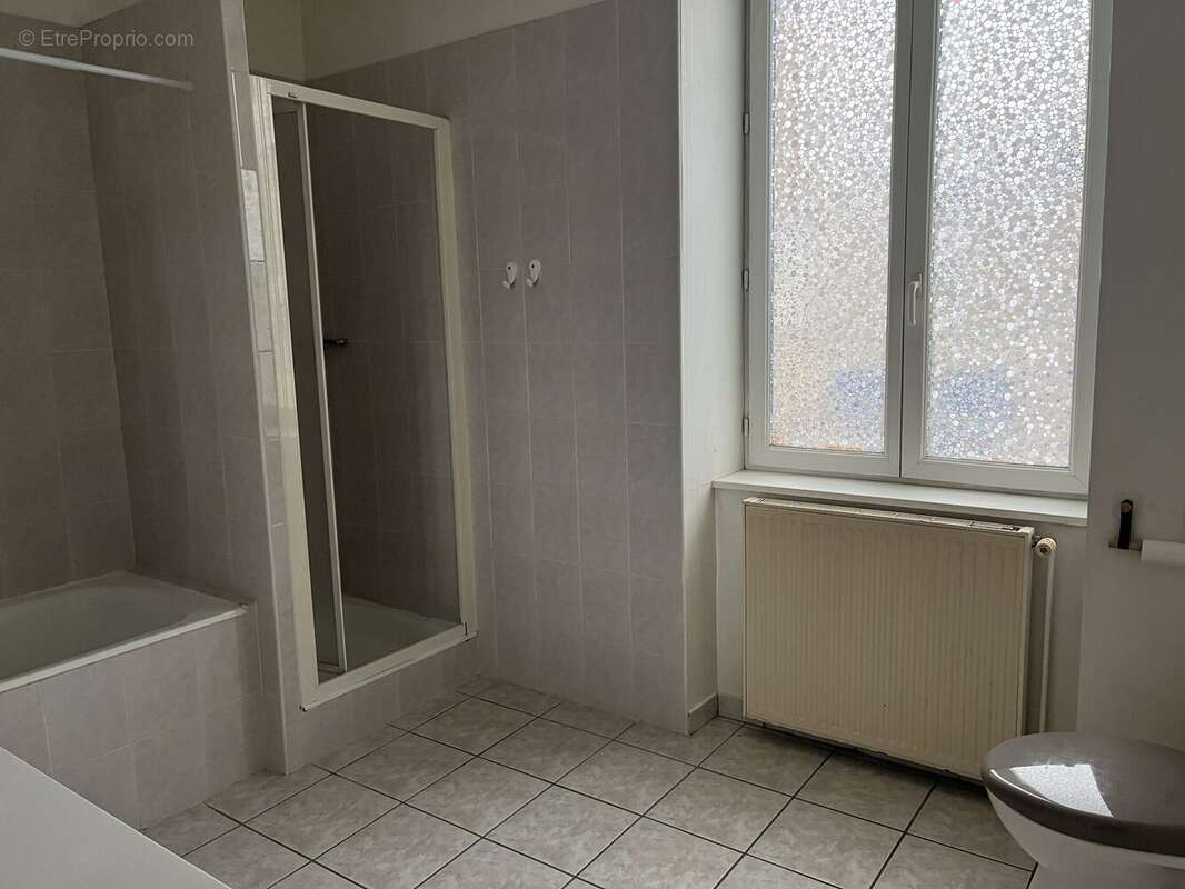 Maison à SAINT-ETIENNE-DES-OULLIERES