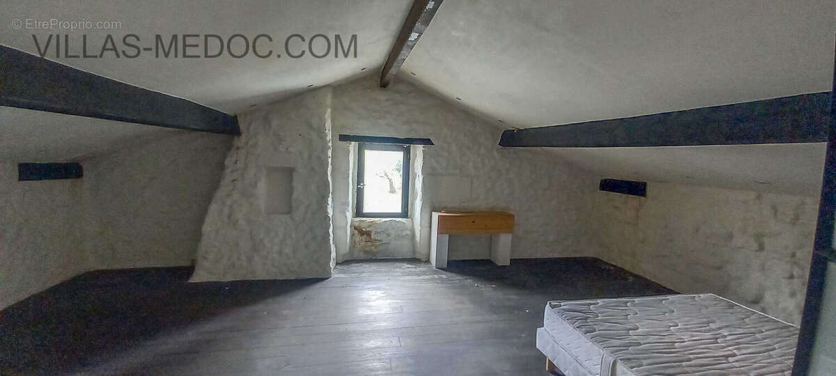 Maison à SAINT-CHRISTOLY-MEDOC