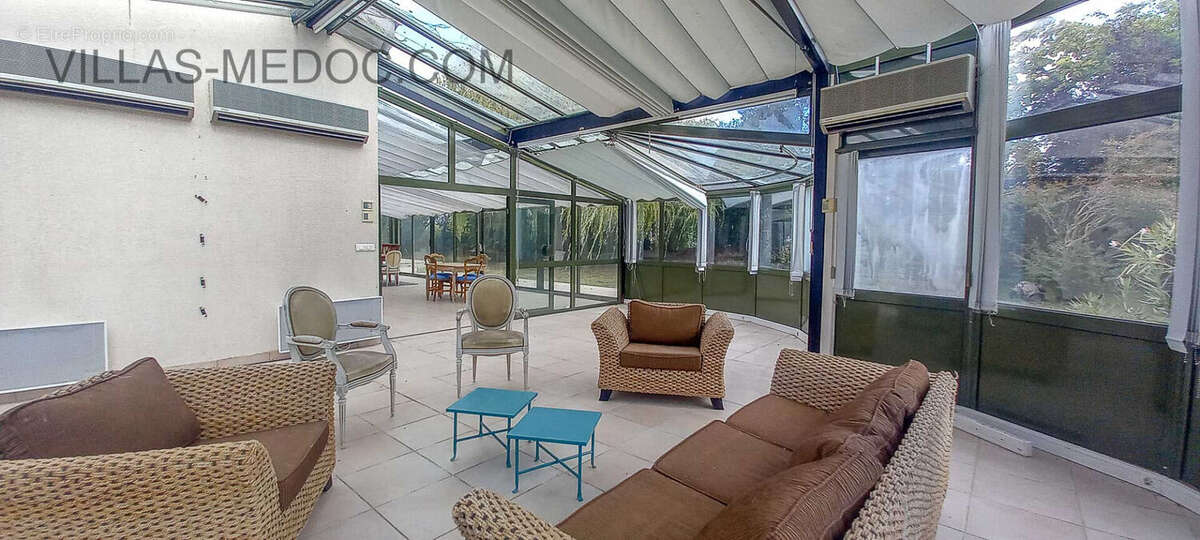 Maison à SAINT-CHRISTOLY-MEDOC