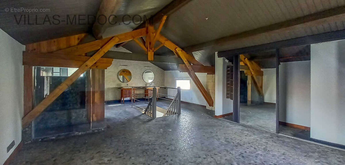 Maison à SAINT-CHRISTOLY-MEDOC